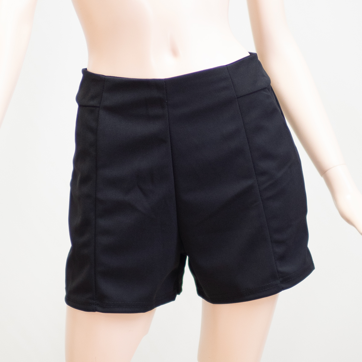 ハイウエストタックショートパンツ -美脚シルエットできれいめ大人カジュアル レディース